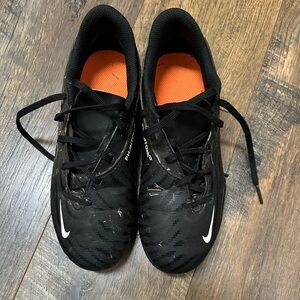 Nike phantom cleats